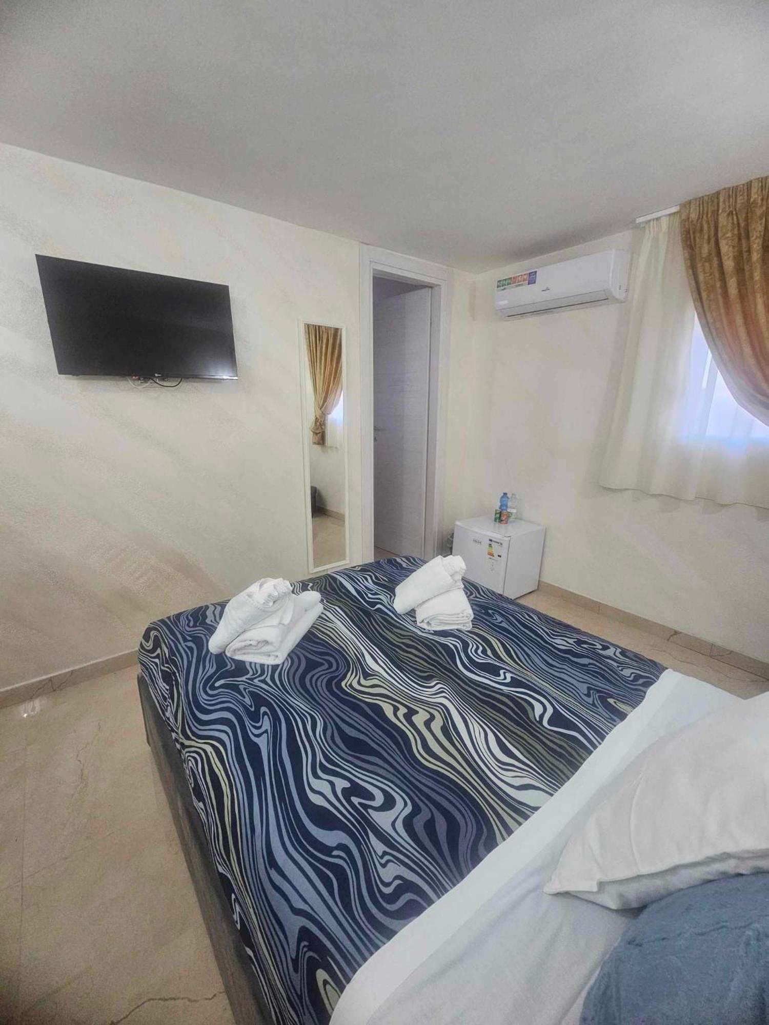 Golden House Sicily Hotel คาตาเนีย ภายนอก รูปภาพ