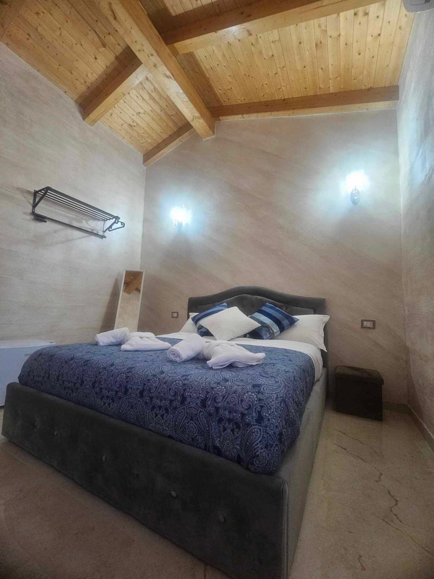 Golden House Sicily Hotel คาตาเนีย ภายนอก รูปภาพ