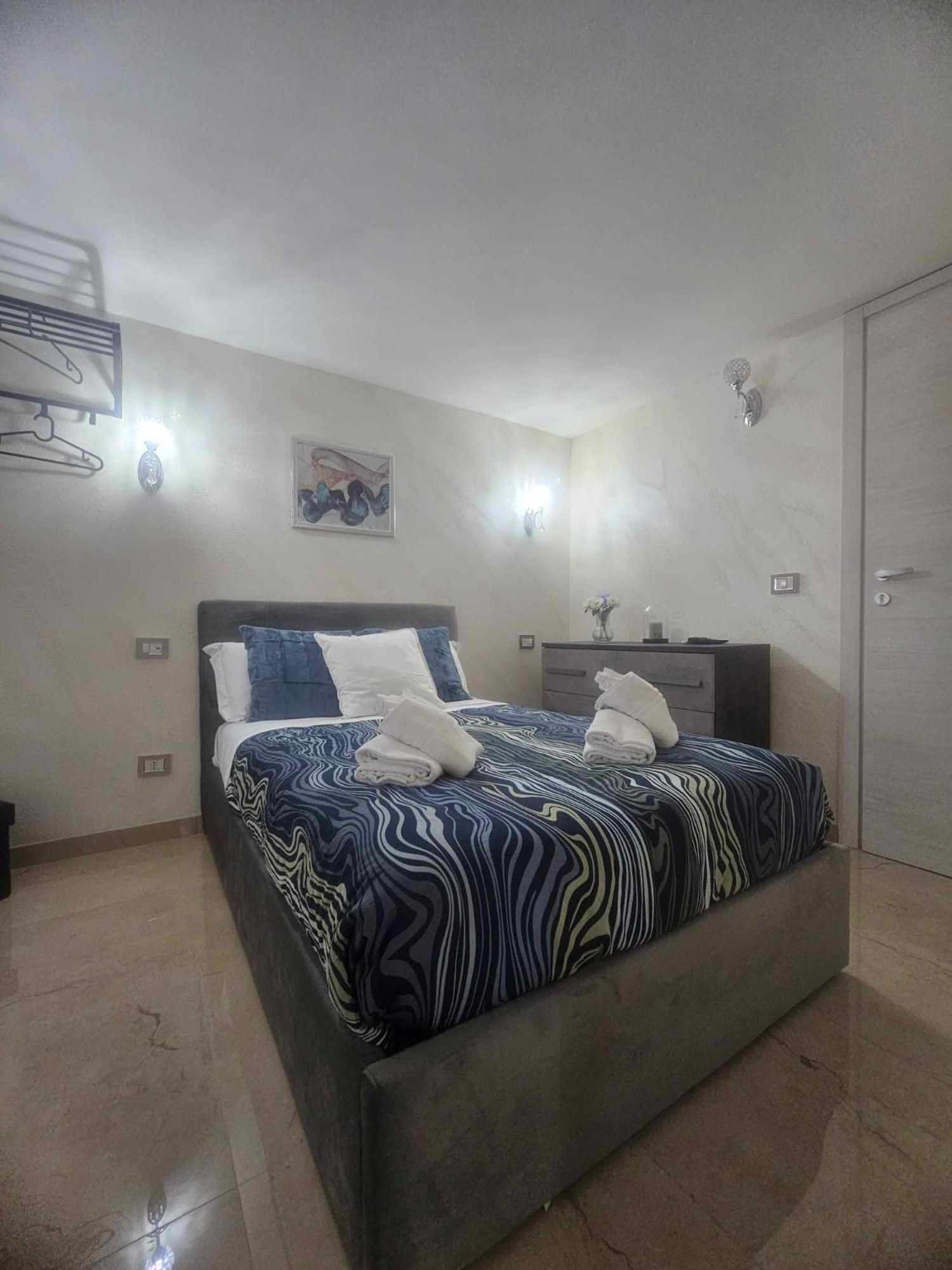 Golden House Sicily Hotel คาตาเนีย ภายนอก รูปภาพ
