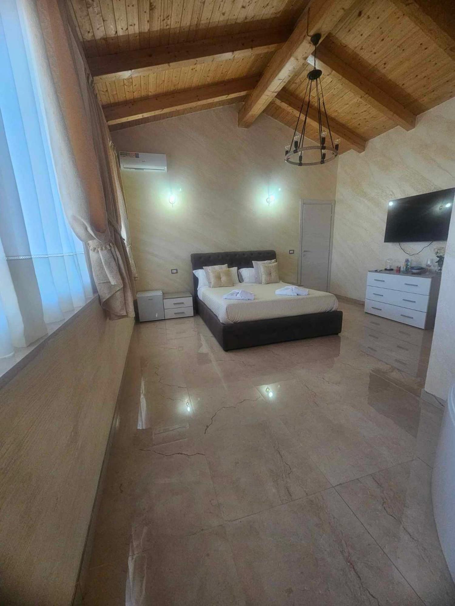 Golden House Sicily Hotel คาตาเนีย ภายนอก รูปภาพ