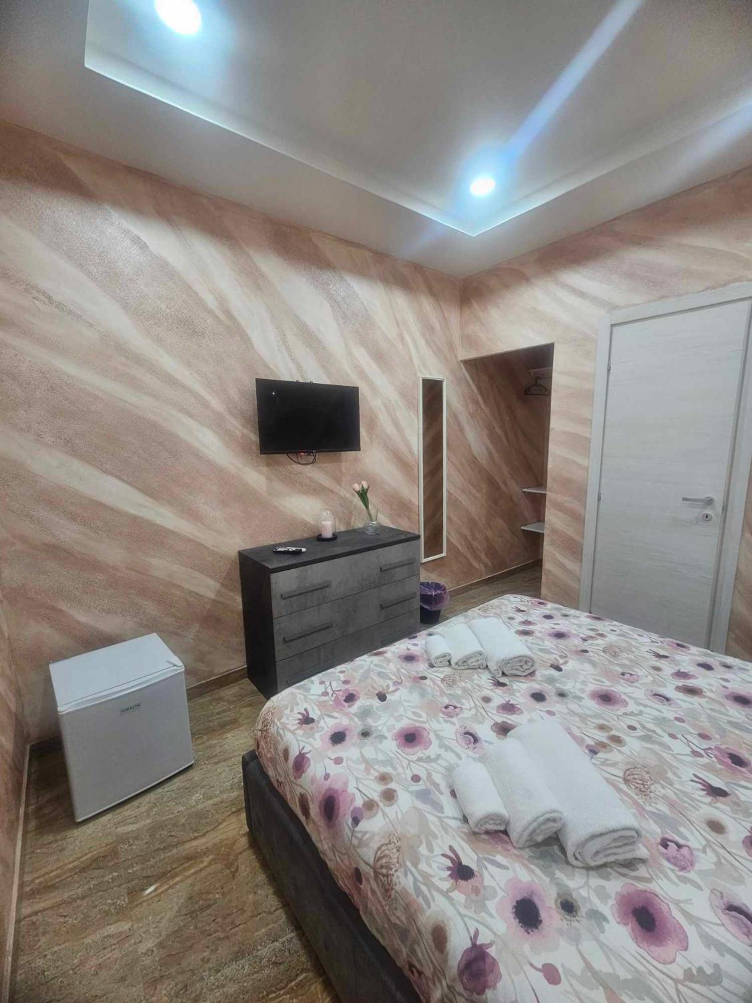 Golden House Sicily Hotel คาตาเนีย ภายนอก รูปภาพ